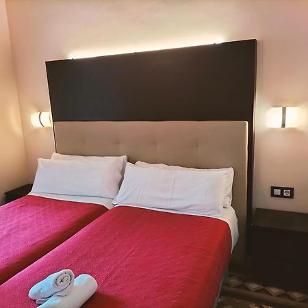 Center Gran Via Hotel Барселона Екстериор снимка