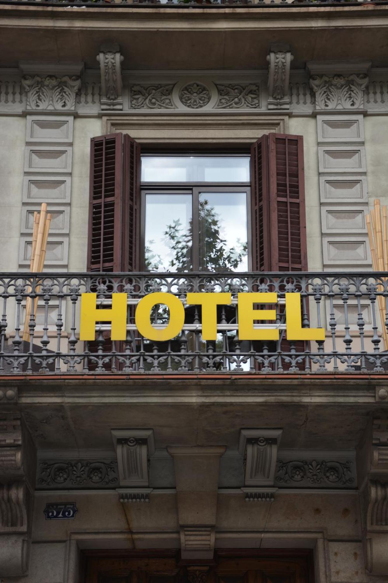 Center Gran Via Hotel Барселона Екстериор снимка