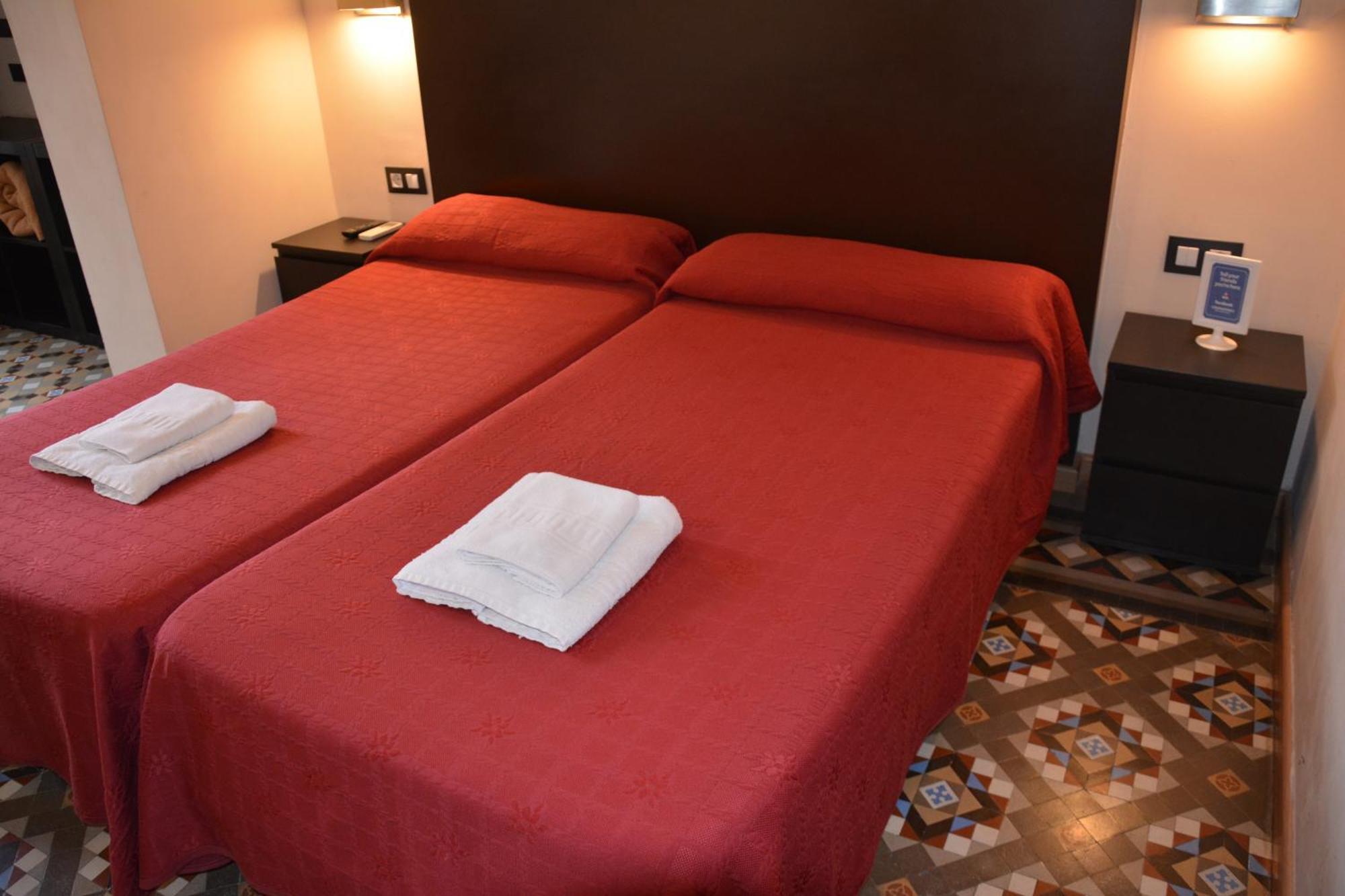 Center Gran Via Hotel Барселона Екстериор снимка
