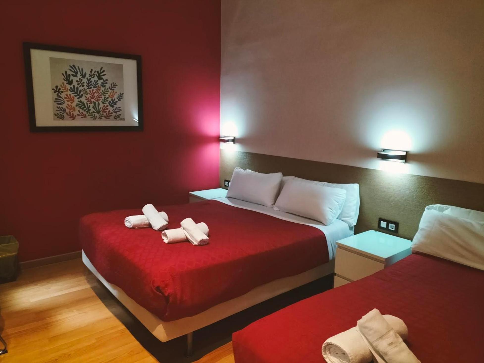 Center Gran Via Hotel Барселона Екстериор снимка