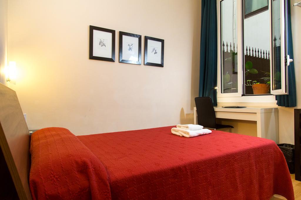 Center Gran Via Hotel Барселона Екстериор снимка