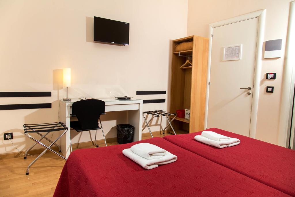 Center Gran Via Hotel Барселона Екстериор снимка