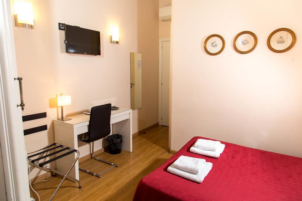Center Gran Via Hotel Барселона Екстериор снимка